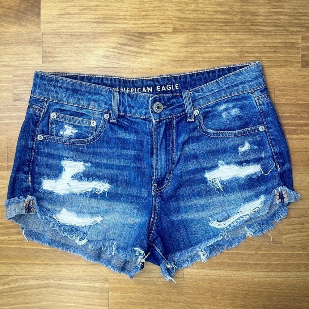 American Eagle Distressed Denim Cutoff Shorts Size 6 Raw Hem
